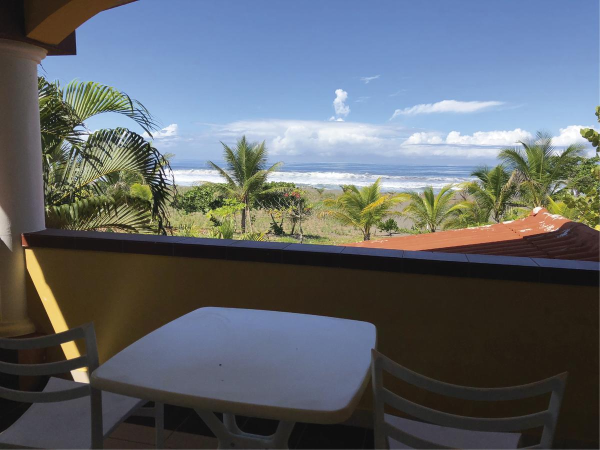 Las Olas Beach Resort La Barqueta Exteriör bild